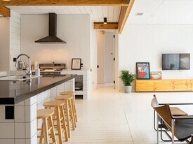 315 E Live Oak St in Austin, TX - Building Photo