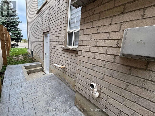 106 Bologna Rd in Vaughan, ON - Building Photo - Building Photo