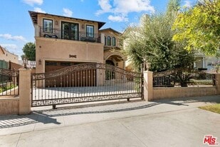 2023 Parnell Ave in Los Angeles, CA - Building Photo