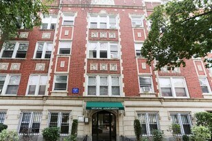 516 W Melrose St in Chicago, IL - Building Photo