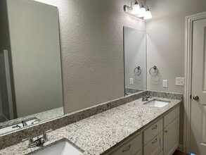 166 Western Hills Dr in Durant, OK - Building Photo - Building Photo