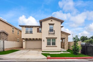 950 N Ellie St in La Habra, CA - Building Photo