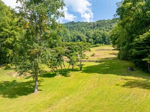 36 Bridle Path Ln in Clyde, NC - Building Photo - Building Photo