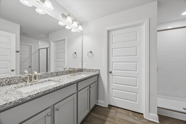 property at 10 Greenbriar Lp