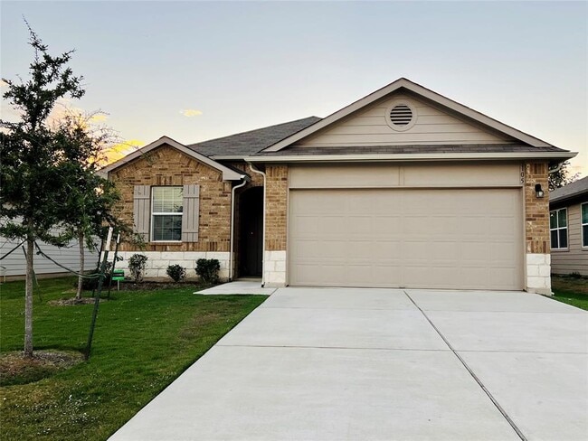 105 Naset Dr