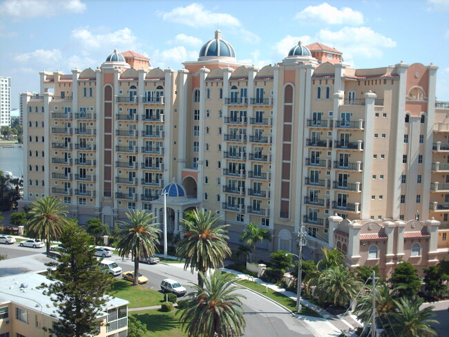 La Bellasara in Sarasota, FL - Foto de edificio - Building Photo