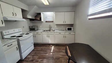 908 1st St in Norfolk, NE - Building Photo - Building Photo