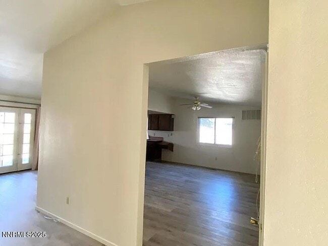 2890 Waterfield Dr in Sparks, NV - Building Photo - Building Photo