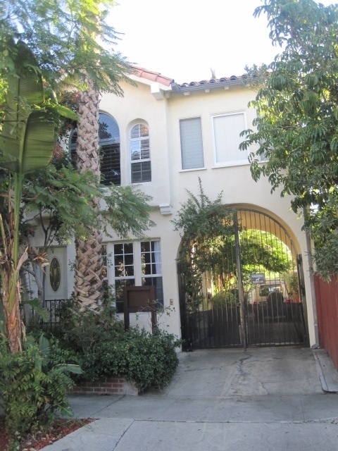 1240 N June St in Los Angeles, CA - Building Photo