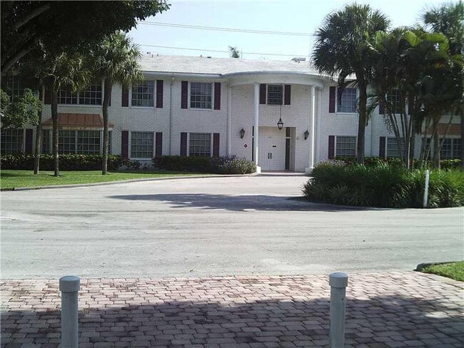 6750 NE 21st Rd in Fort Lauderdale, FL - Building Photo - Building Photo