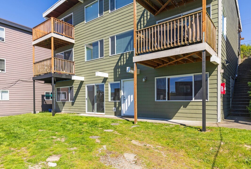 3405 14th Ave W in Seattle, WA - Building Photo