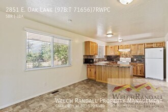 2851 E Oak Ln in Layton, UT - Building Photo - Building Photo