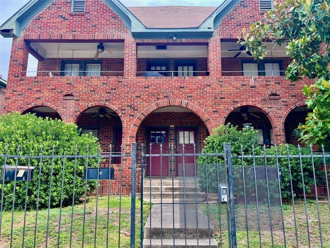 property at 320 W Polk St