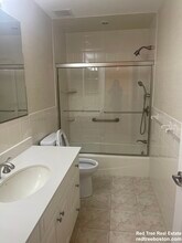 901 W Roxbury Pky in Chestnut Hill, MA - Building Photo - Building Photo