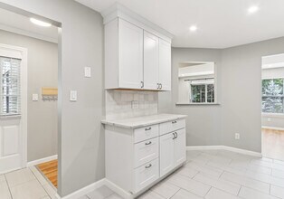 902 Plymouth Rd in North Brunswick, NJ - Building Photo - Building Photo