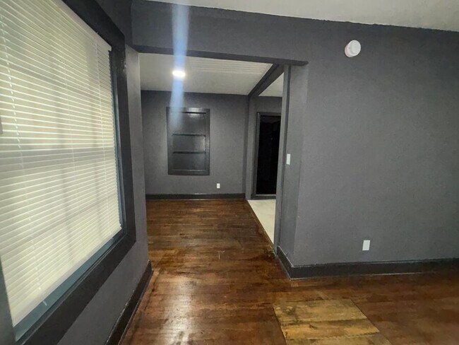 1098 S Highland St in Memphis, TN - Building Photo - Building Photo
