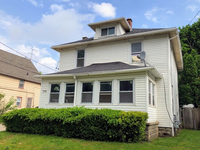 property at 703 Spencer St NE