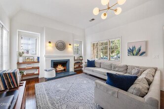 1869 Galbreth Rd in Pasadena, CA - Foto de edificio - Building Photo