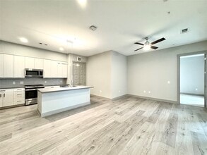 401 W 25th St in Houston, TX - Foto de edificio - Building Photo