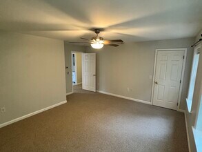 37 Glen Ave, Unit 15 in Chelmsford, MA - Building Photo - Building Photo