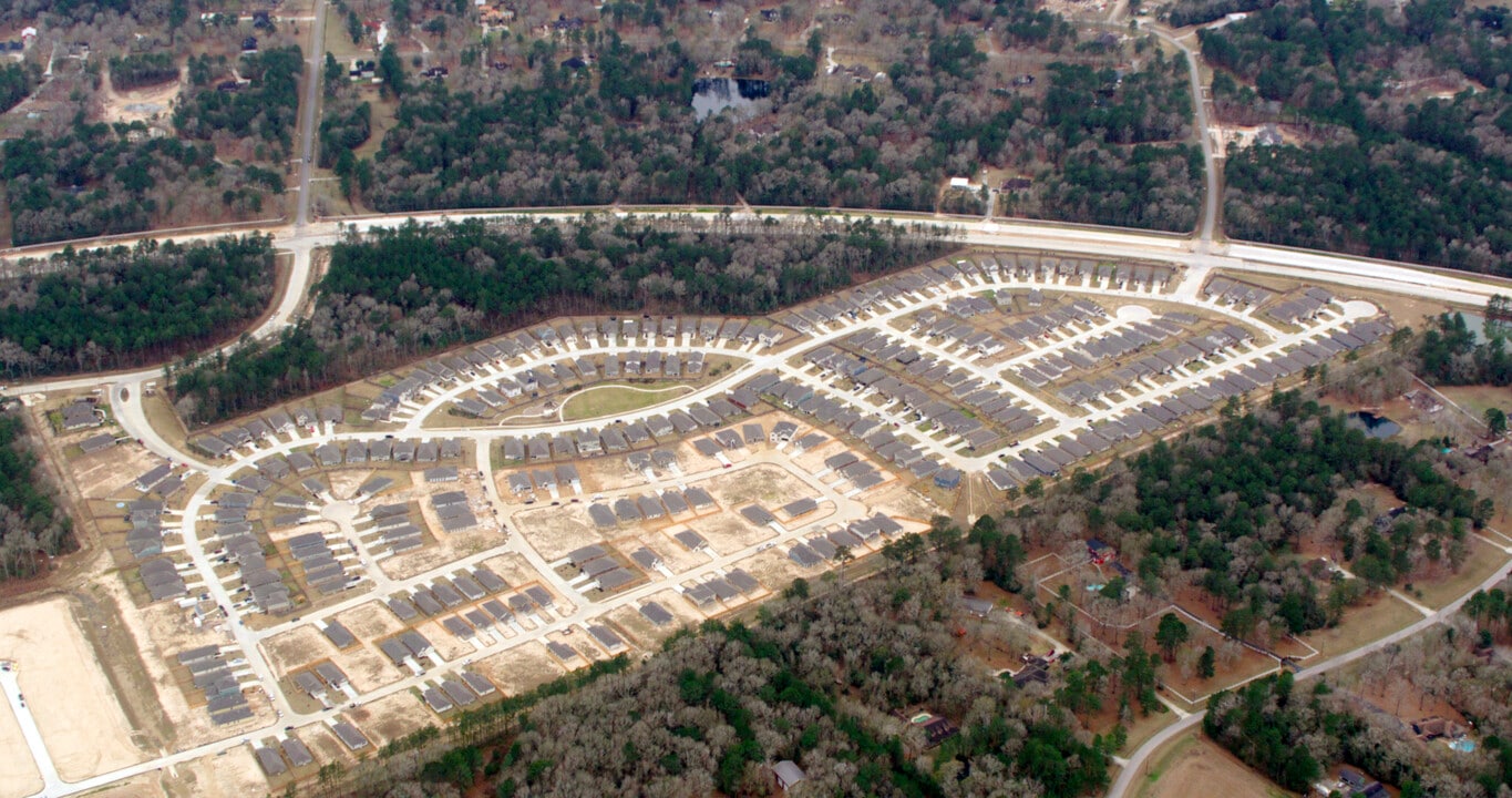 Pinewood at Grand Texas in Roman Forest, TX - Building Photo