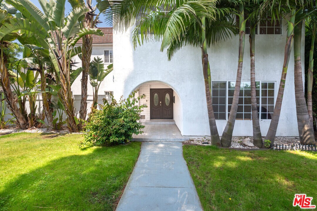 3026 Inglewood Blvd in Los Angeles, CA - Building Photo