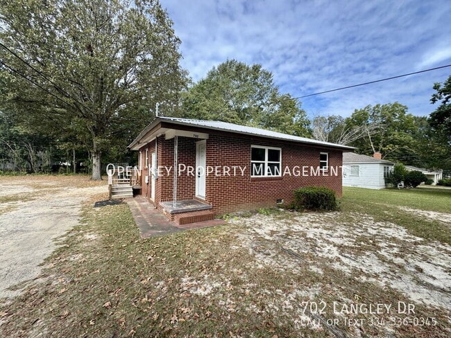 702 Langley Dr in Dothan, AL - Building Photo - Building Photo