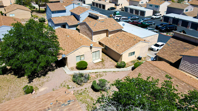 5145 Golden Ln in Las Vegas, NV - Building Photo - Building Photo