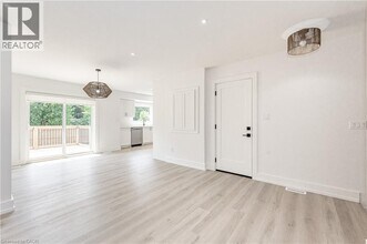 664 Hiawatha Blvd in Hamilton, ON - Building Photo - Building Photo