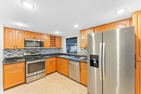 6060 S Falls Cir Dr, Unit 422 in Lauderhill, FL - Building Photo - Building Photo