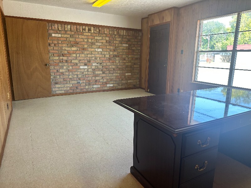 125 W Monroe St in Kountze, TX - Building Photo