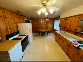 8904 Beulah Church Rd in Louisville, KY - Building Photo - Building Photo