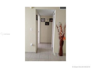 666 W 81st St-Unit -311 in Hialeah, FL - Building Photo - Building Photo
