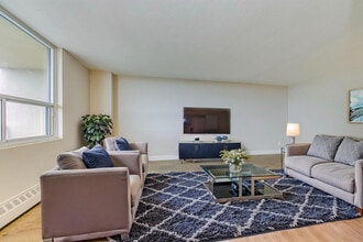 Surrey Lane Apartments in Burlington, ON - Building Photo - Building Photo