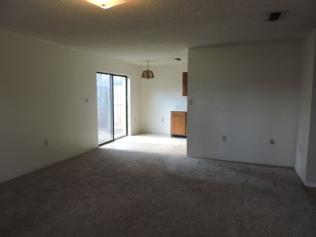 670 SW Cardinal Dr in Keystone Heights, FL - Building Photo - Building Photo