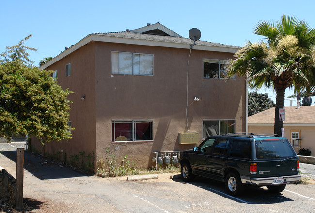 429 Alvarado Ter in Vista, CA - Building Photo - Building Photo