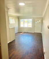 3223 State St in Saginaw, MI - Building Photo