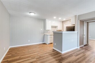 1603 N Garrett Ave in Dallas, TX - Building Photo - Building Photo