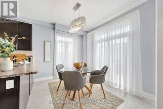 40 Danpatrick Dr in Richmond Hill, ON - Building Photo - Building Photo