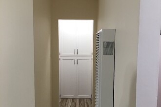 224 W Verdugo Ave, Unit C in Burbank, CA - Building Photo - Building Photo