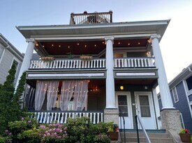 2416 Garfield Ave, Unit 2BD First Floor Unit in Minneapolis, MN - Building Photo