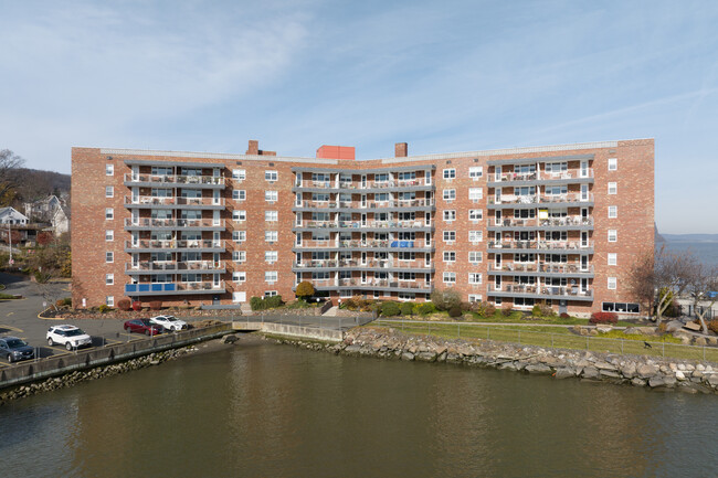 Rivercrest Cooperative Residences in Nyack, NY - Building Photo - Building Photo