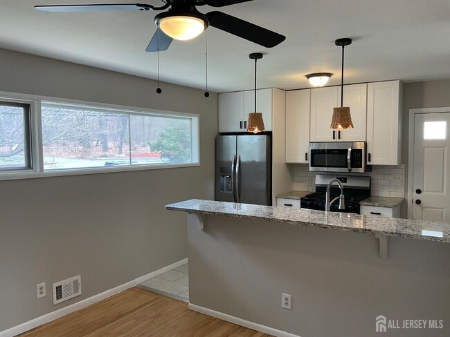 3092 Bordentown Ave in Old Bridge, NJ - Building Photo - Building Photo