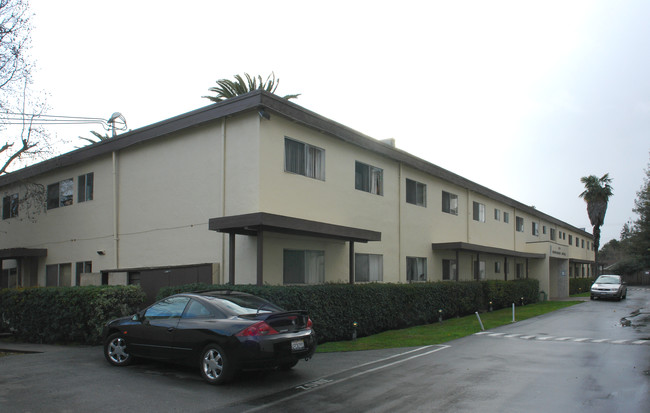 Midtown Apartments in Palo Alto, CA - Foto de edificio - Building Photo