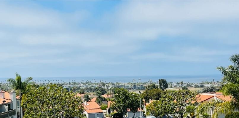 6675 Paseo Del Norte in Carlsbad, CA - Building Photo