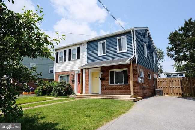property at 2234 Roanoke Dr