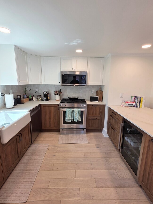 56 Pilgrim Rd in Watertown, MA - Foto de edificio - Building Photo