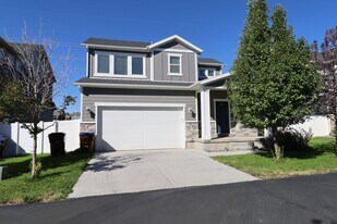 7795 Rider Dr in Eagle Mountain, UT - Building Photo