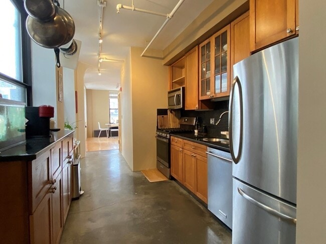 453 Washington St, Unit 8D in Boston, MA - Foto de edificio - Building Photo