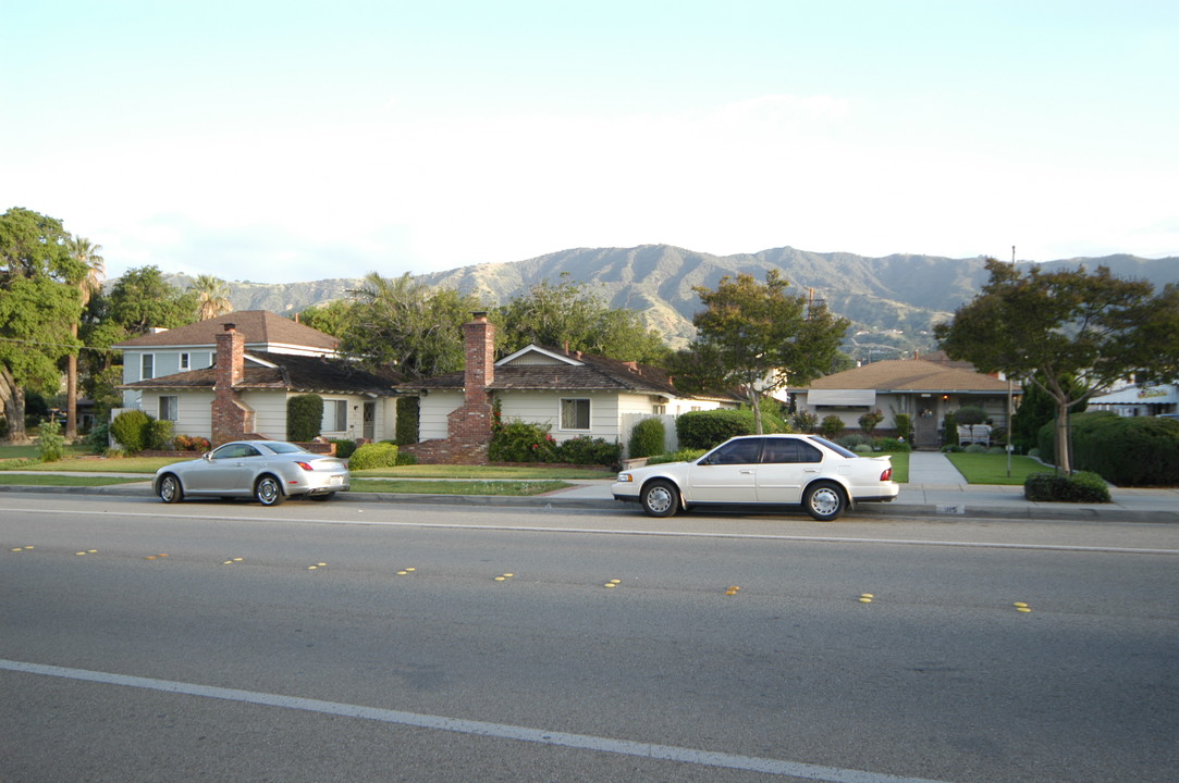 119-125 1/2 W Bennett Ave in Glendora, CA - Building Photo